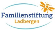 Das Bild zeigt den Schriftzug "Familienstiftung Ladbergen und die für Ladbergen übliche Biene